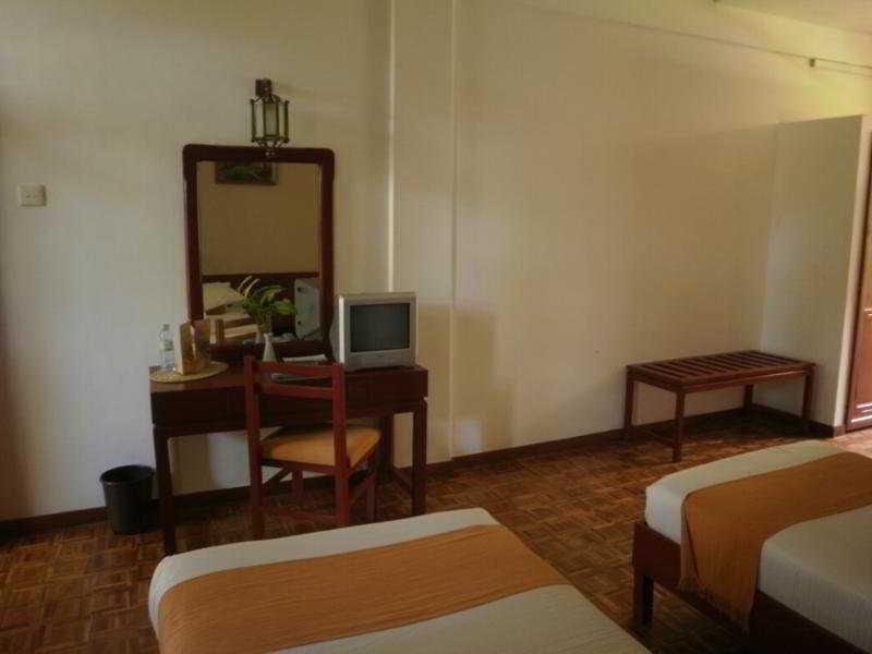 Peacock Beach Hotel Hambantota Zewnętrze zdjęcie