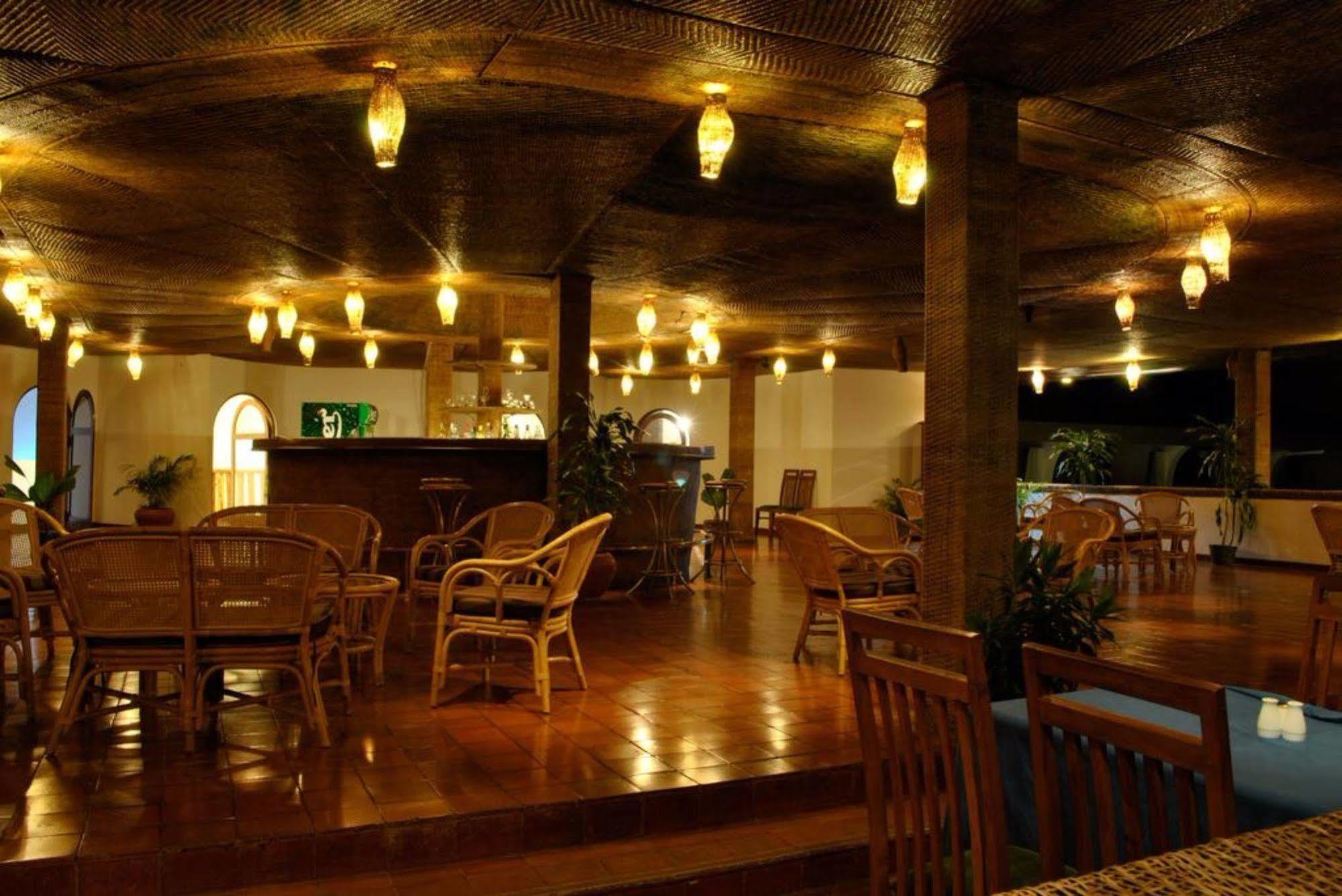 Peacock Beach Hotel Hambantota Zewnętrze zdjęcie