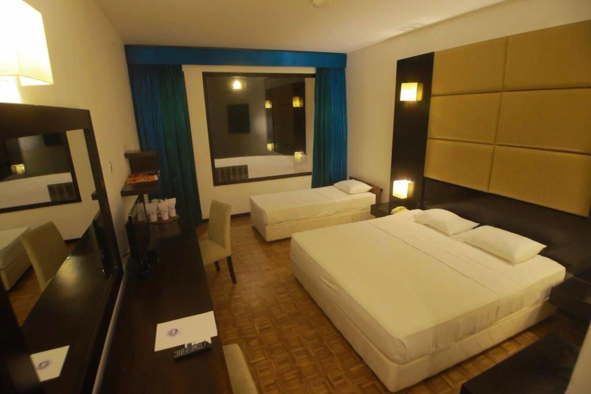 Peacock Beach Hotel Hambantota Zewnętrze zdjęcie