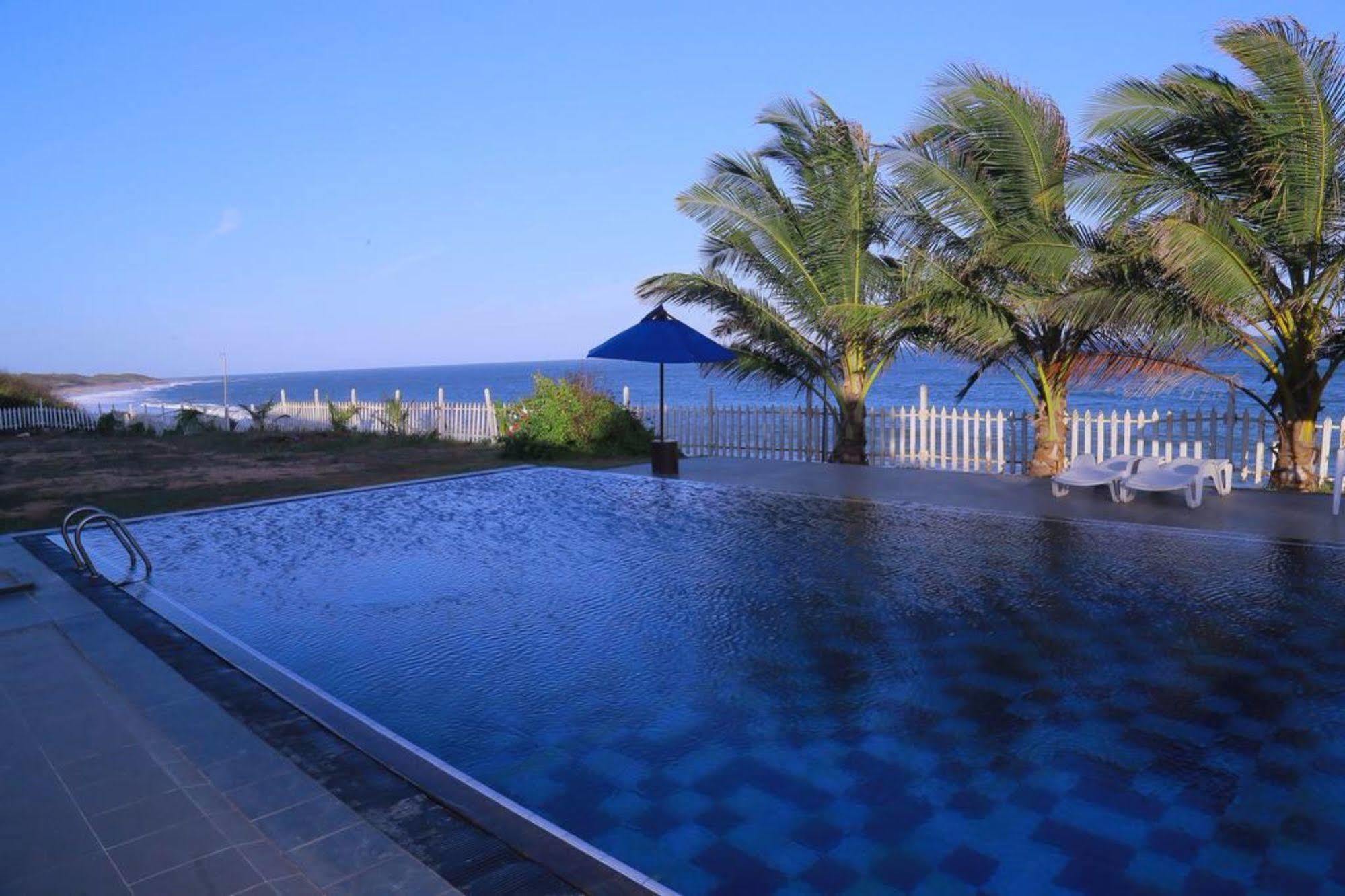 Peacock Beach Hotel Hambantota Zewnętrze zdjęcie