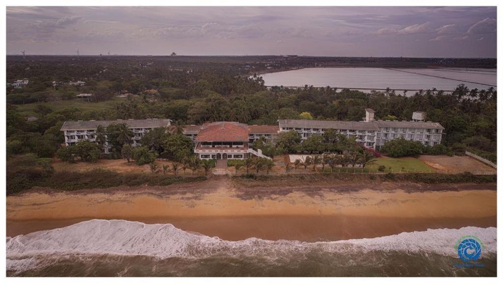 Peacock Beach Hotel Hambantota Zewnętrze zdjęcie